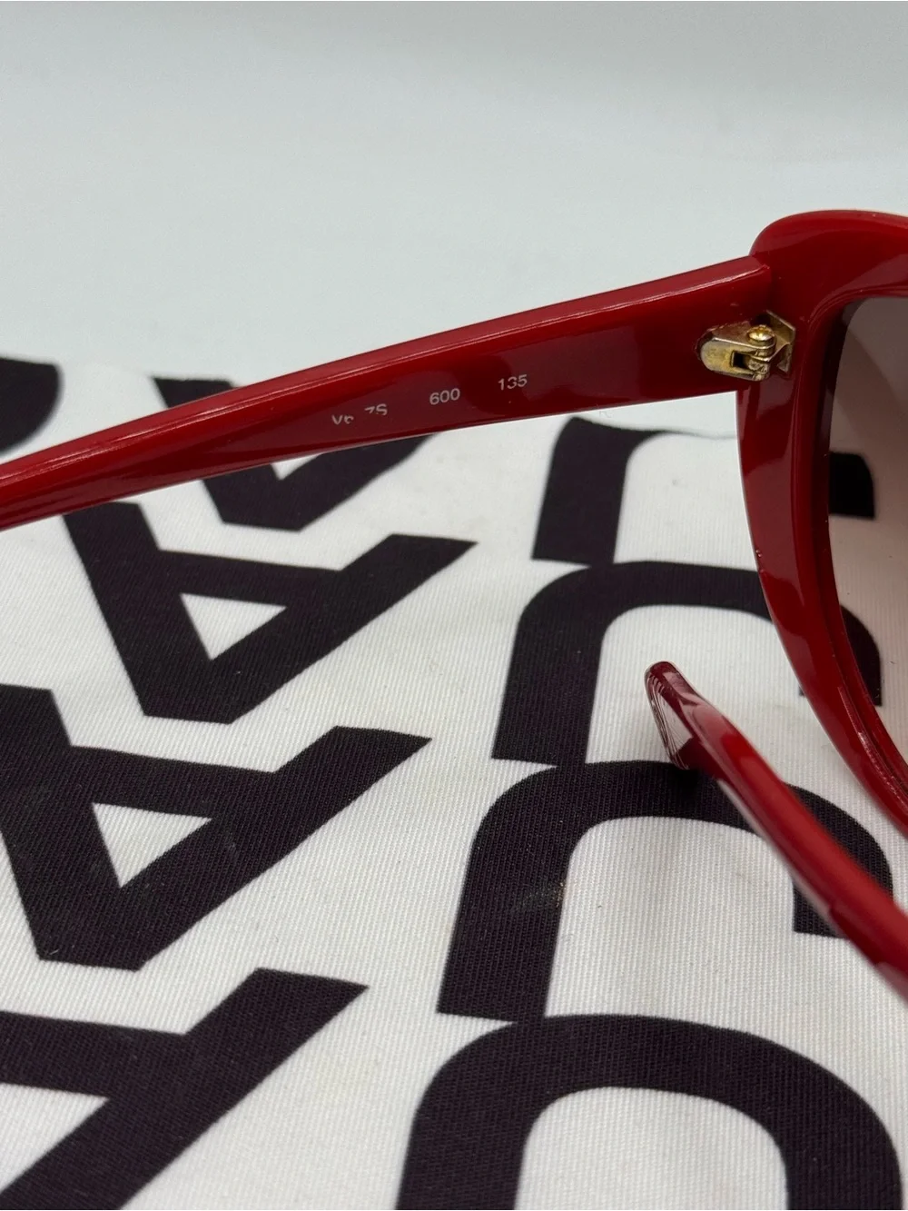 Valentino V617S Red Cat-Eye Women’s Sunglasses Floral Sculpting Italy Rare Pair